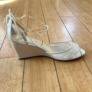 Bella belle ivory wedding shoes size 8.5